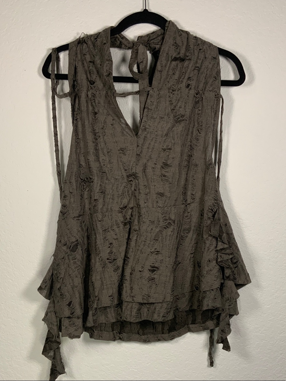 🆕 Edikted Brown Ruffle Tie-Back Tank